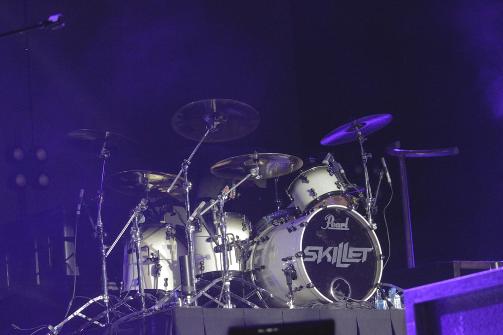 gray Pearl Skillet drum set on stage