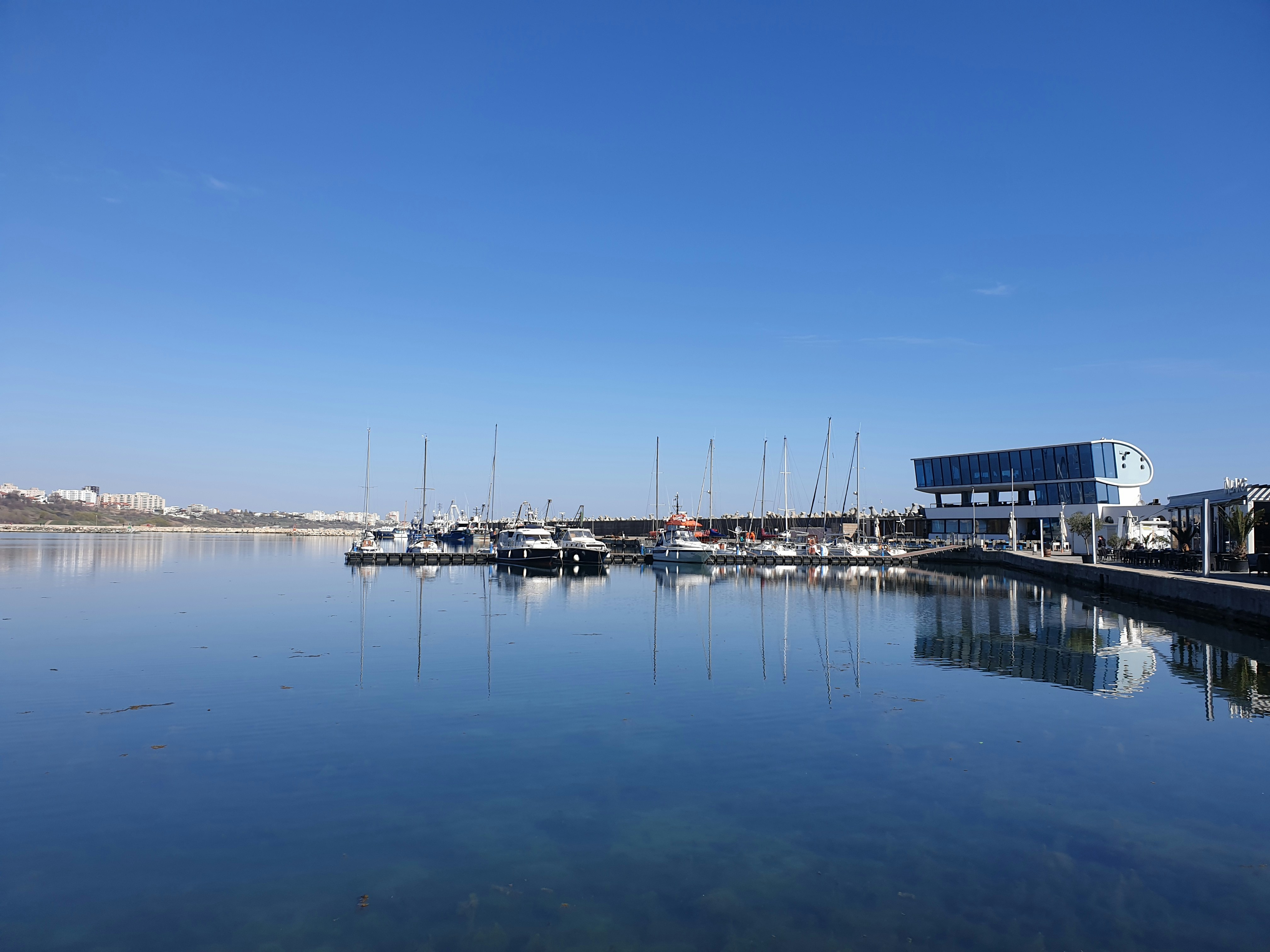 Photo by adrianasaraceanu