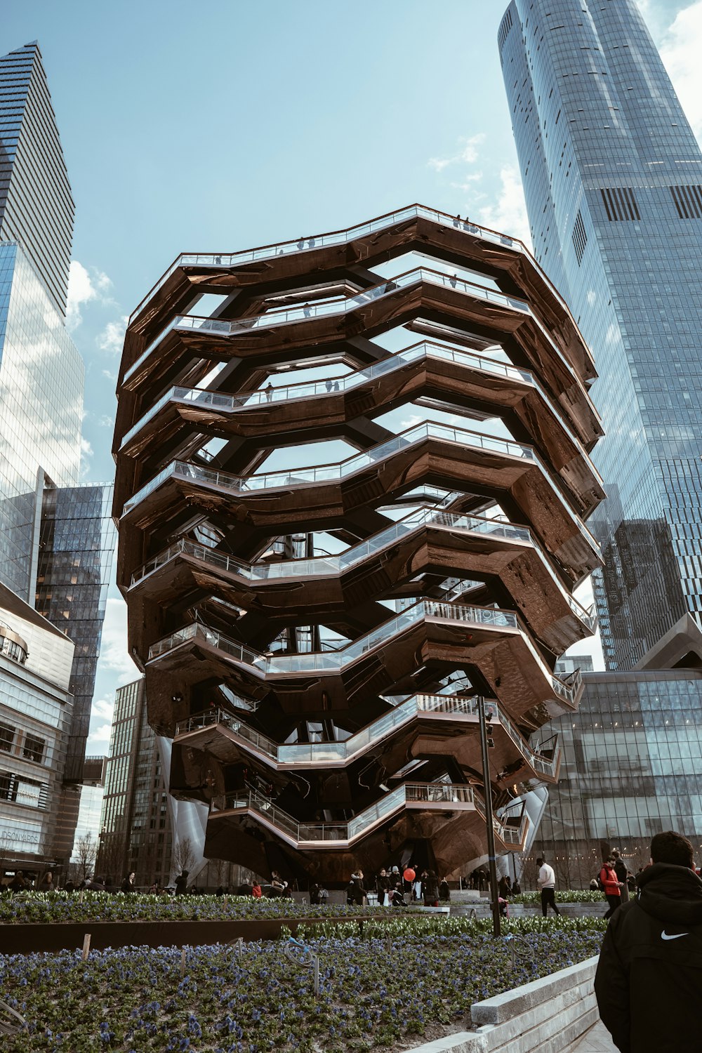 Architekturfotografie des braunen Gebäudes