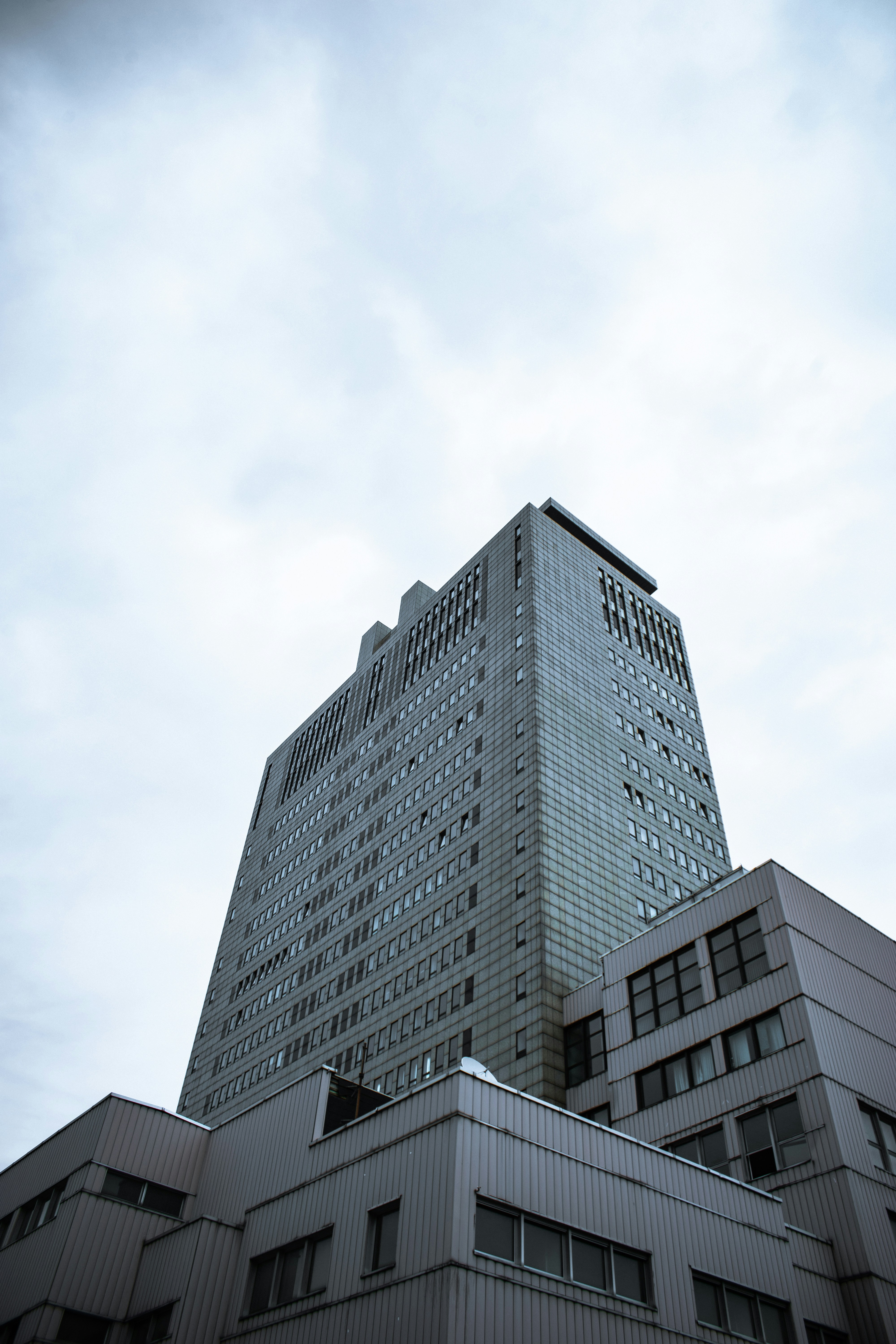 photo-1553544062-b119ec49ffaa?ixid=M3wxMjA3fDB8MXxzZWFyY2h8MTJ8fCVEMSU4MSVEMCVCNSVEMSU4MCVEMCVCMiVEMCVCOCVEMSU4MSVEMCVCRCVEMSU4QiVEMCVCOSUyMCVEMSU4NiVEMCVCNSVEMCVCRCVEMSU4MiVEMSU4MCUyMHNhbXN1bmd8ZW58MHx8fHwxNzU0MTk5NTU4fDA\u0026ixlib=rb-4.1.0