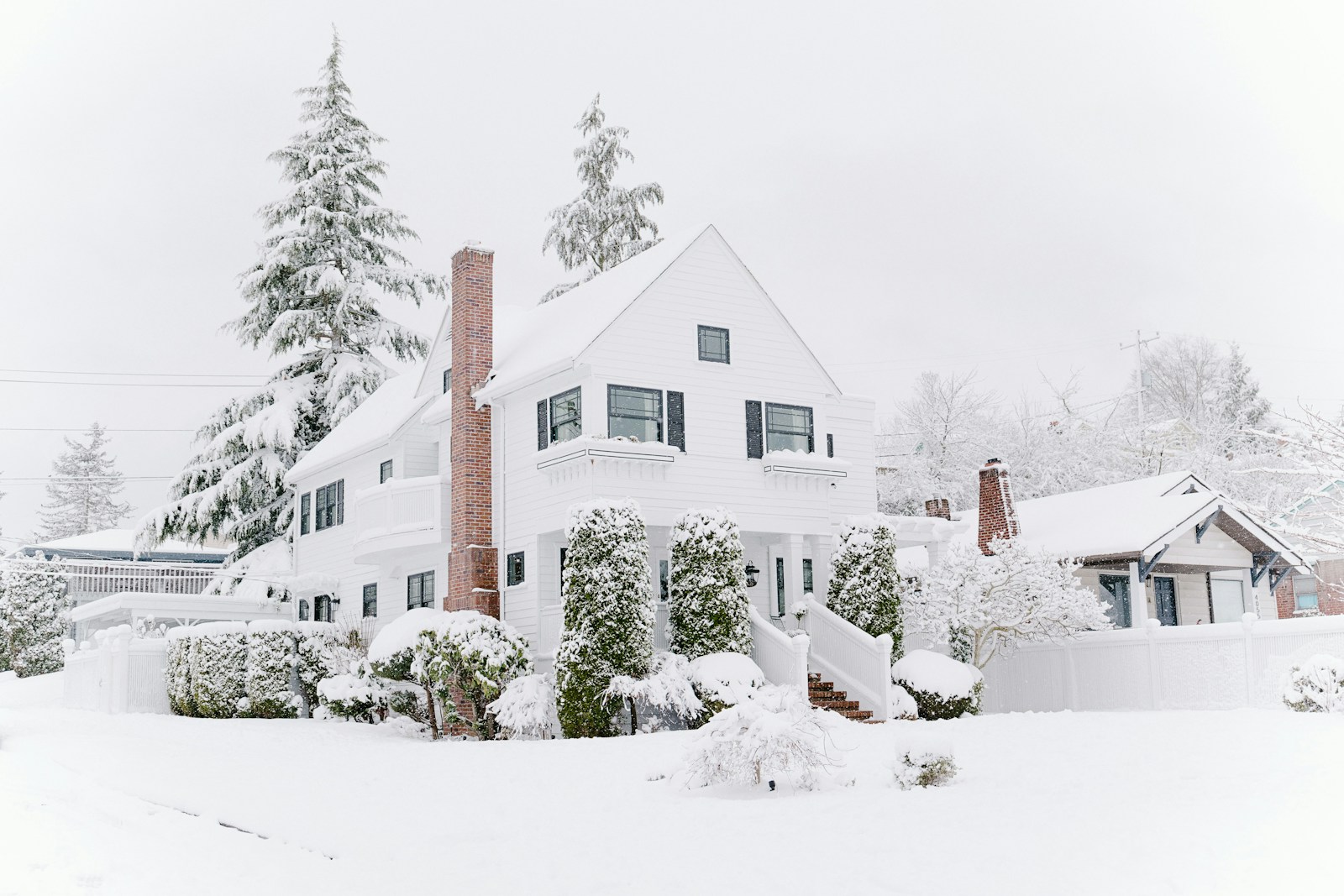 How to Prepare to Sell Your Home in the Winter | A Guide for Burlington Homeowners 
