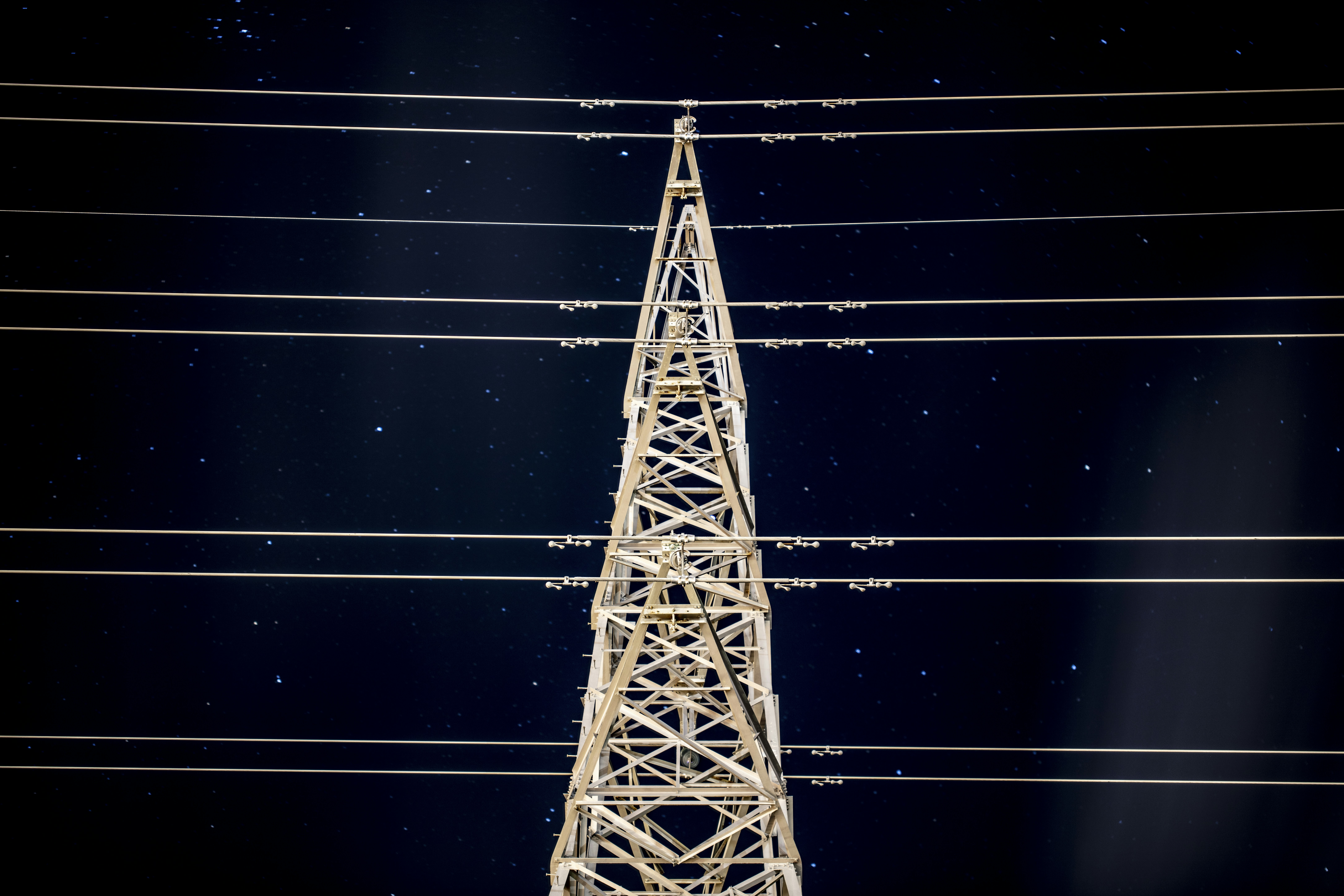 brown transmission tower