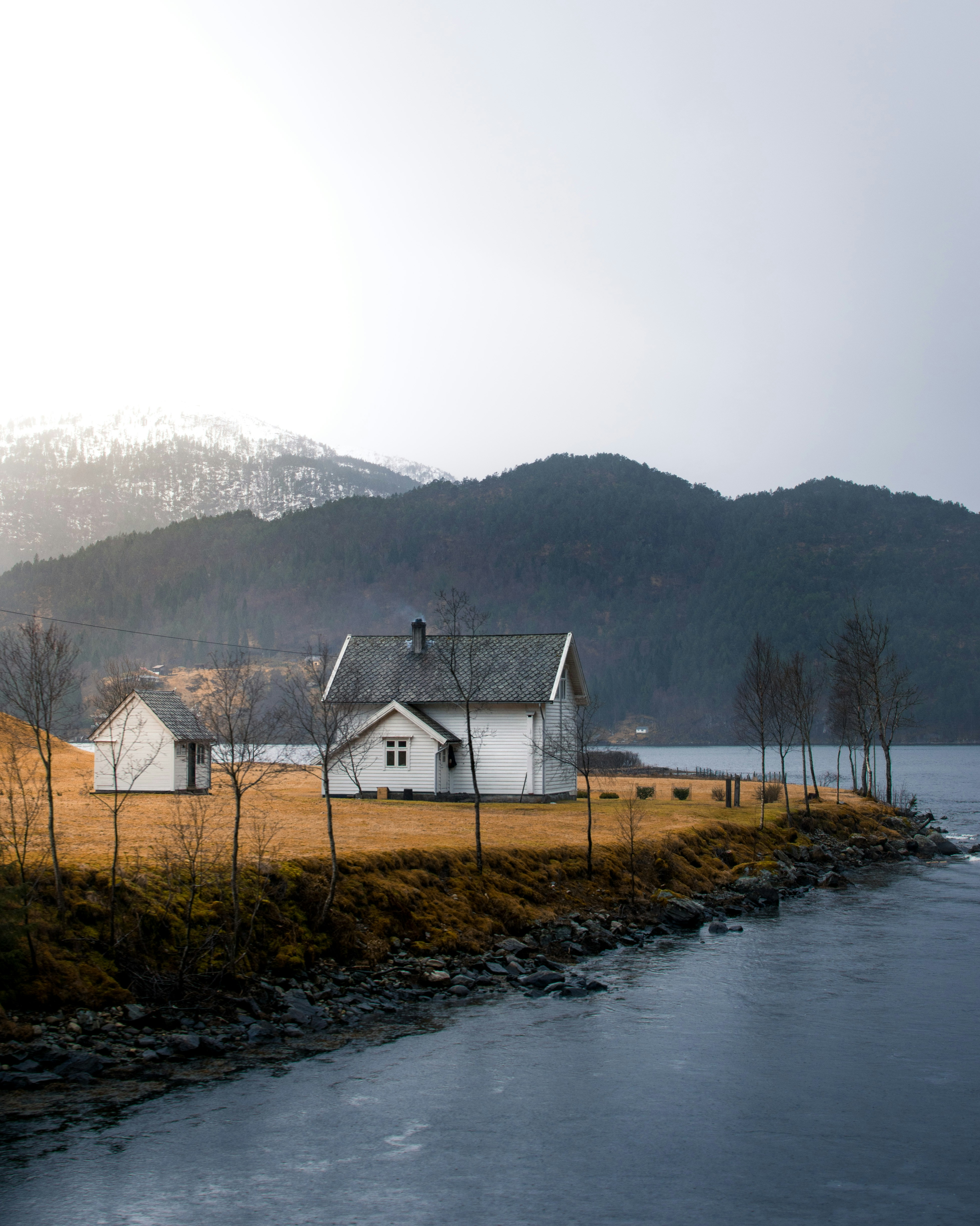 Photo by lachlangowen