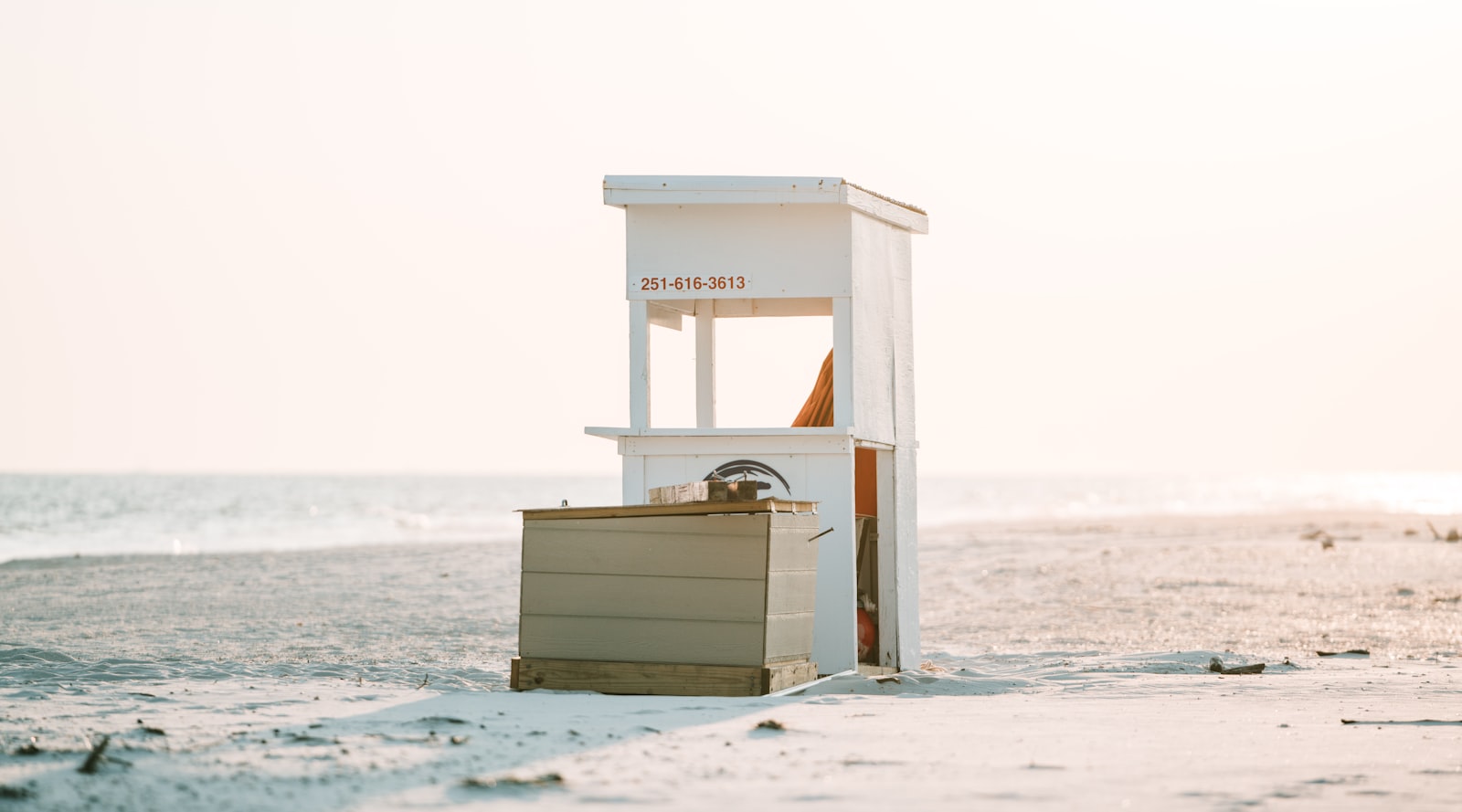 Sony a7R II + Sony FE 70-200mm F2.8 GM OSS sample photo. White wooden shed near photography