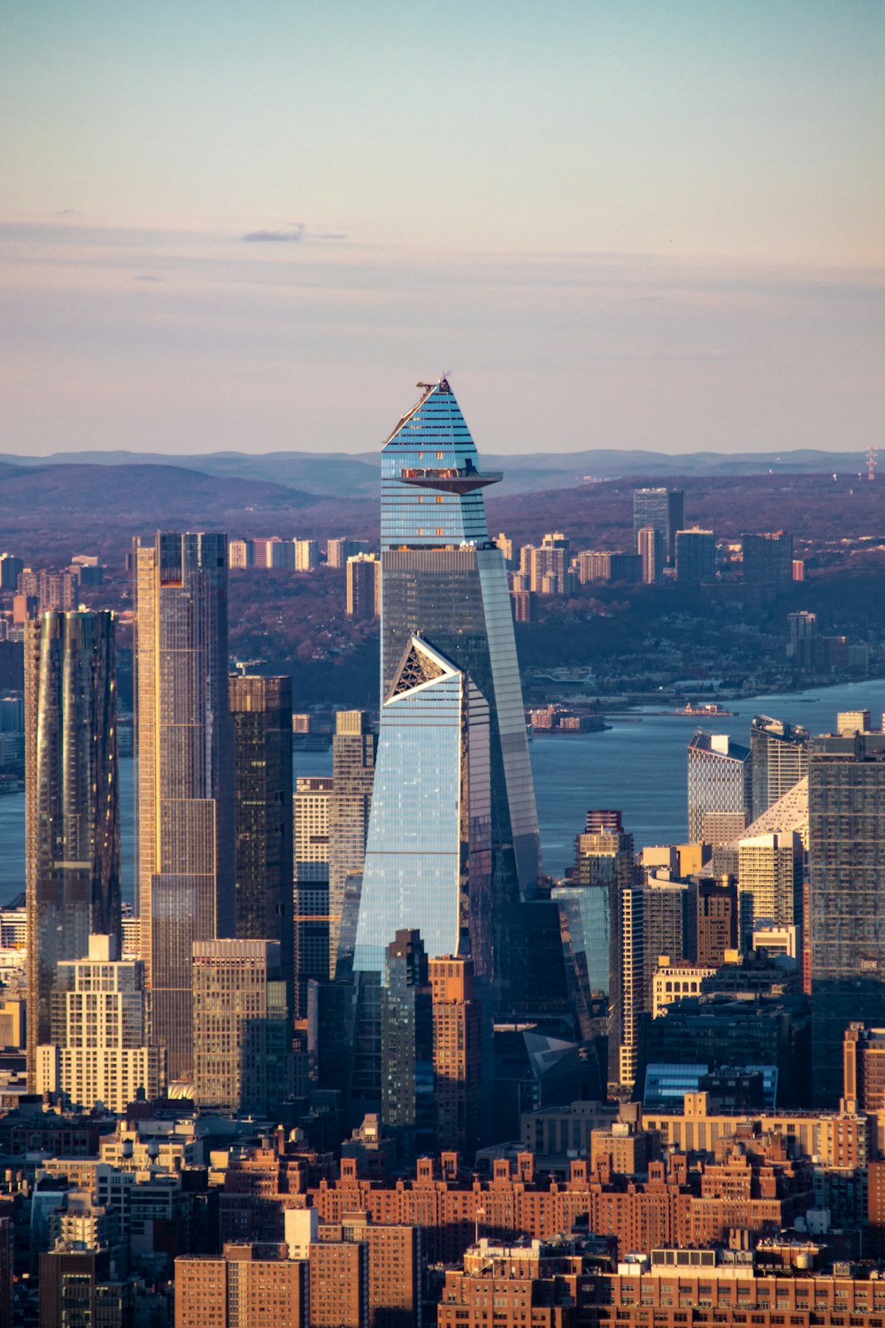 Fotografía de vista aérea del horizonte de la ciudad