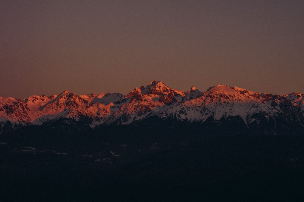 white and black mountain range