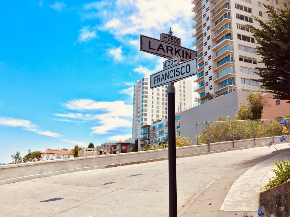 Larkin and Francisco street signage beside road