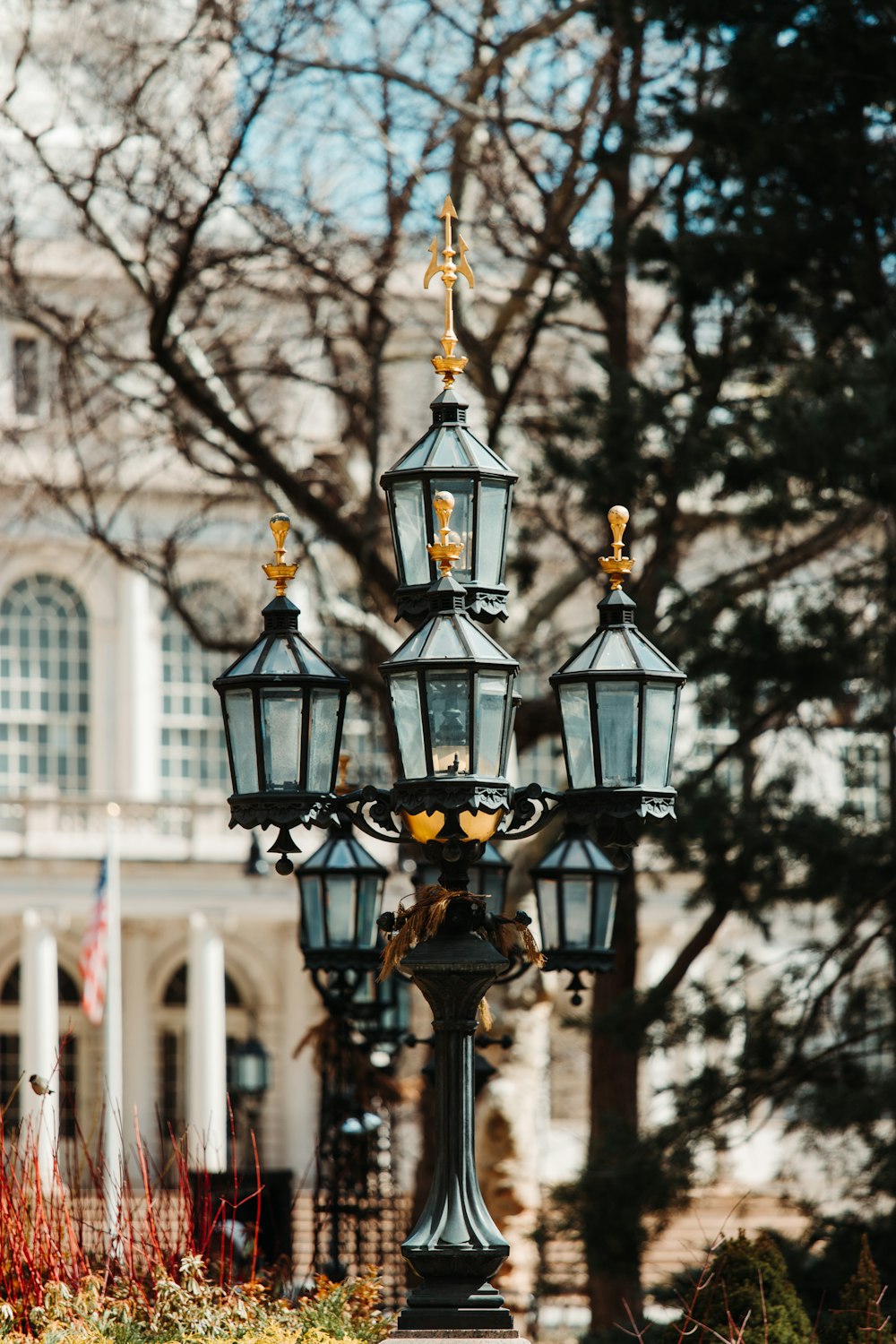 close-up photography of outdoor lamp