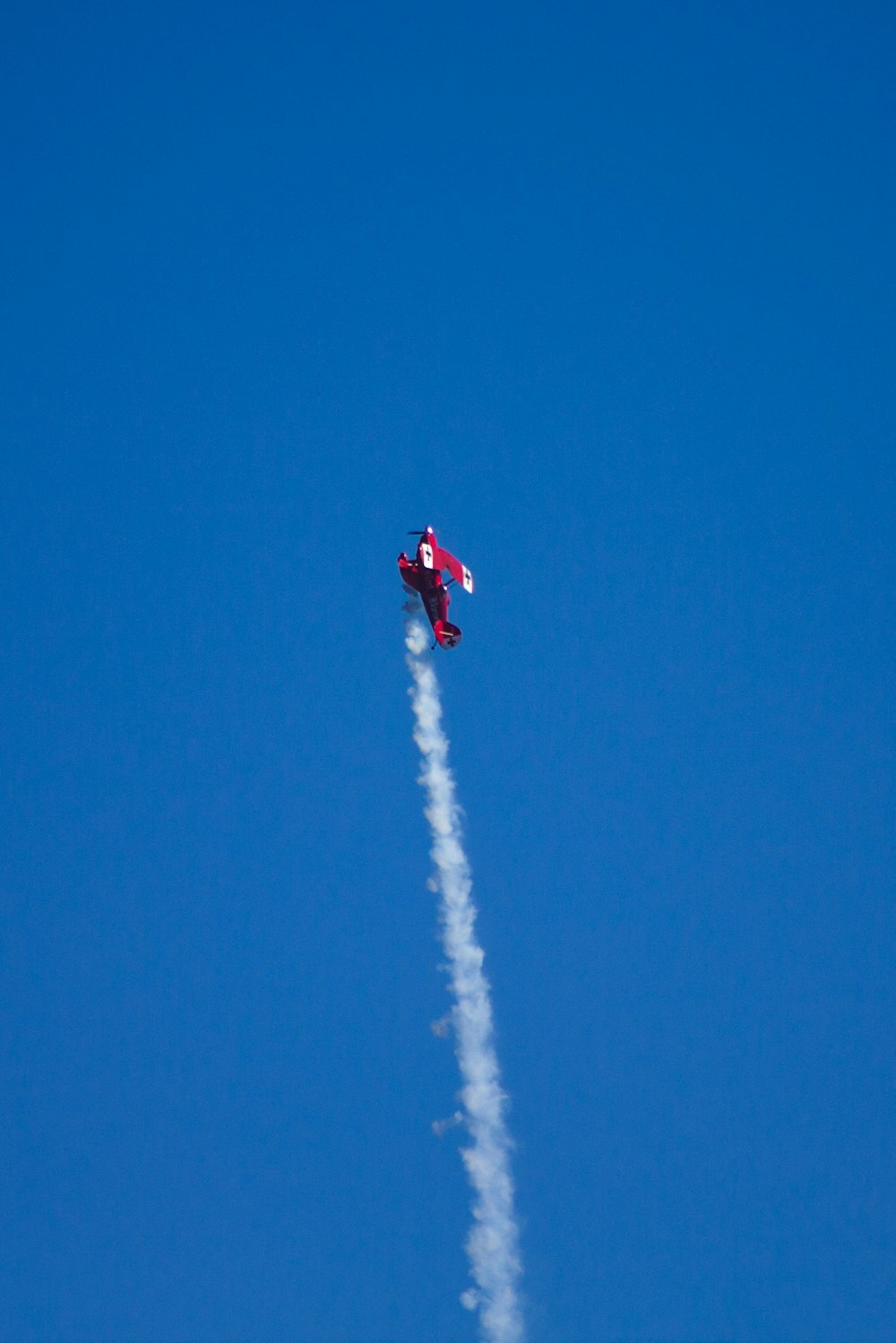 plane flying during daytime