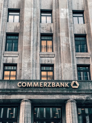 Commerxbank establishment