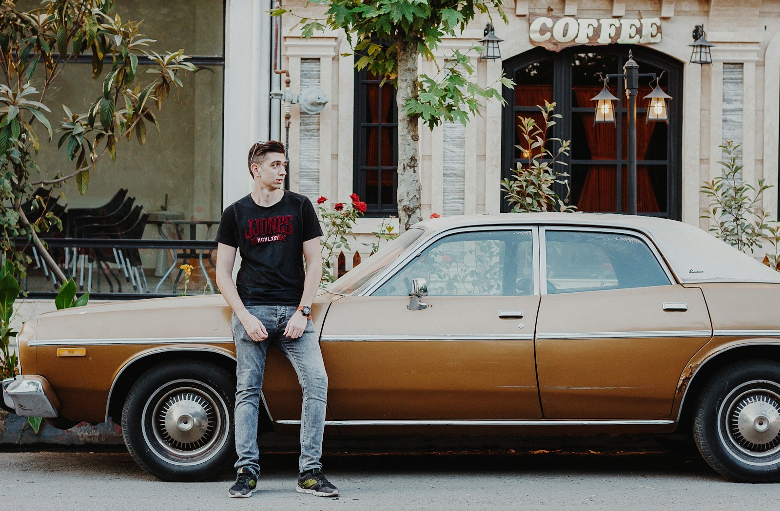 Canon EOS 40D + Canon EF 50mm F1.8 STM sample photo. Man standing beside car photography