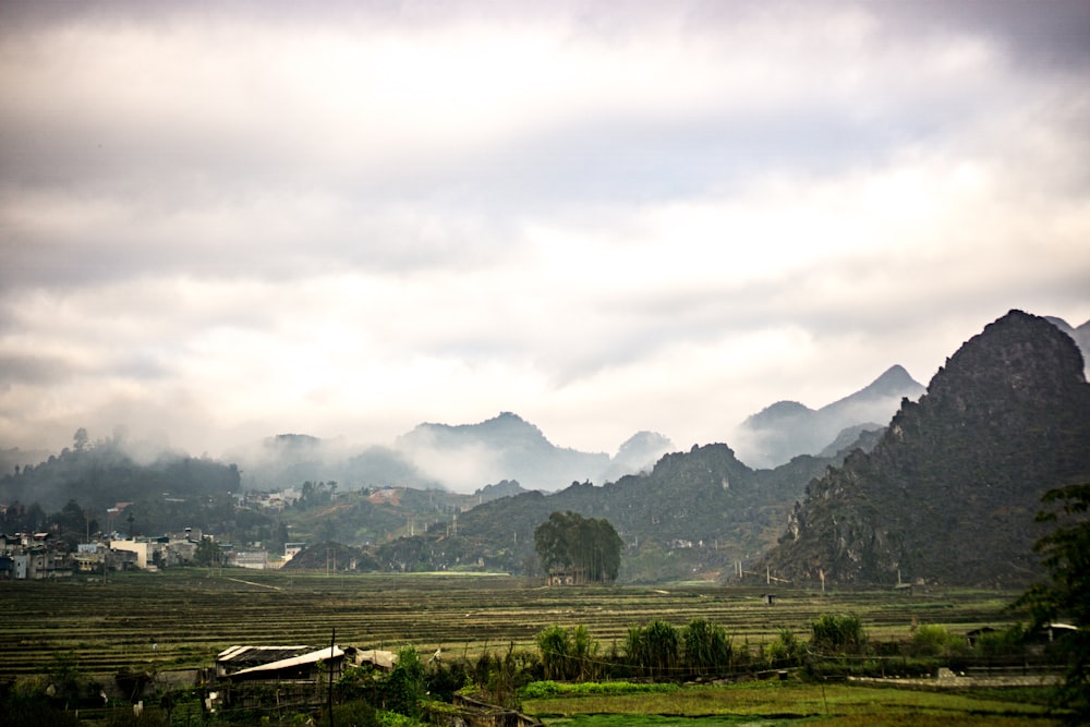 landscape photography of mountains during daytie