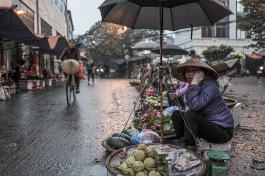 woman wearing blue long-sleeved shirt