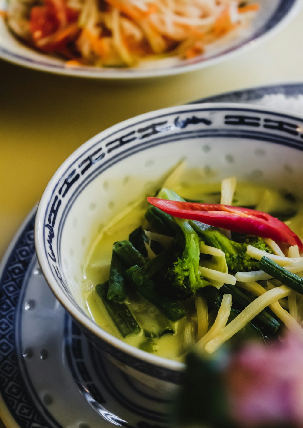 ボウルで調理した野菜