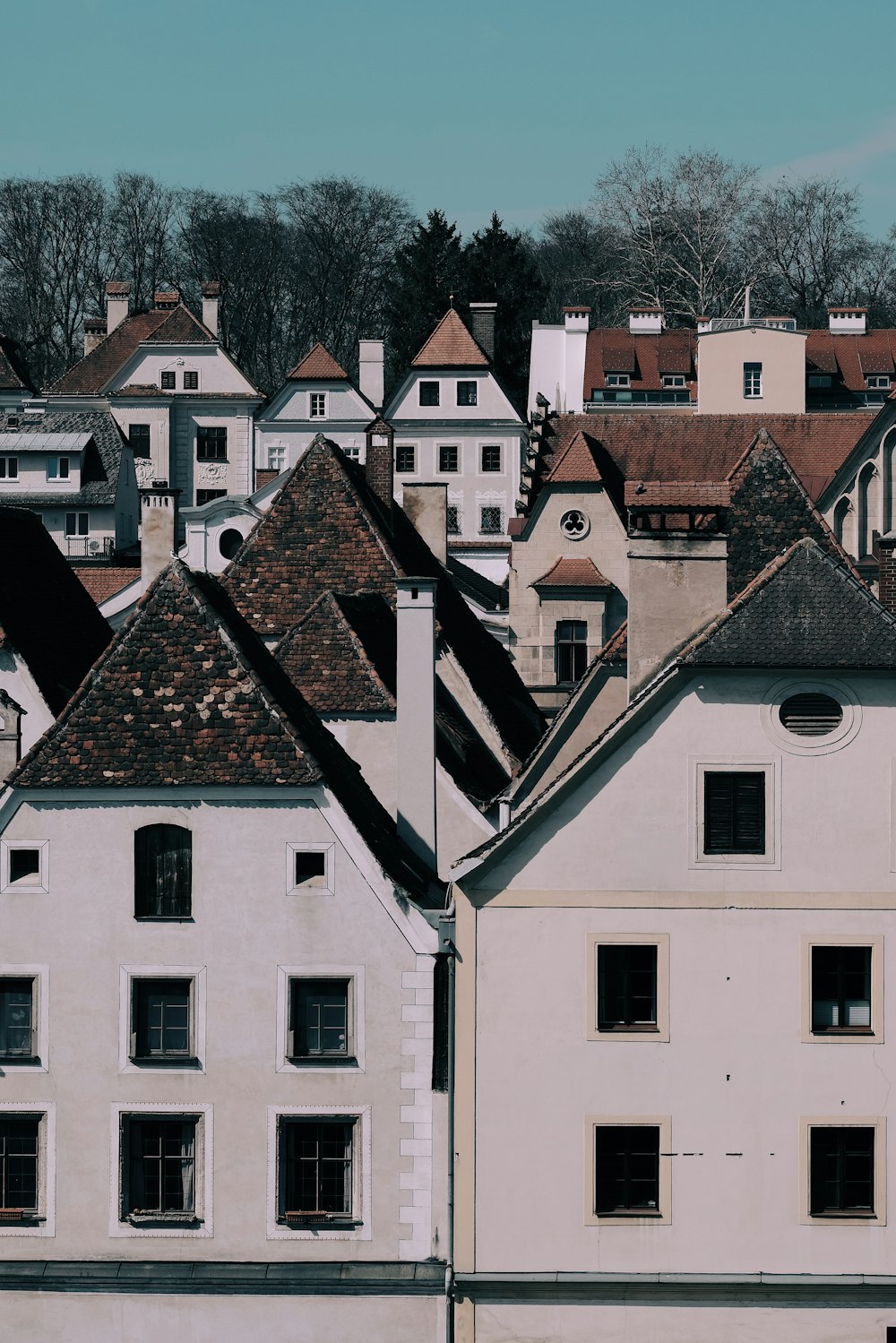 Maisons en béton blanc