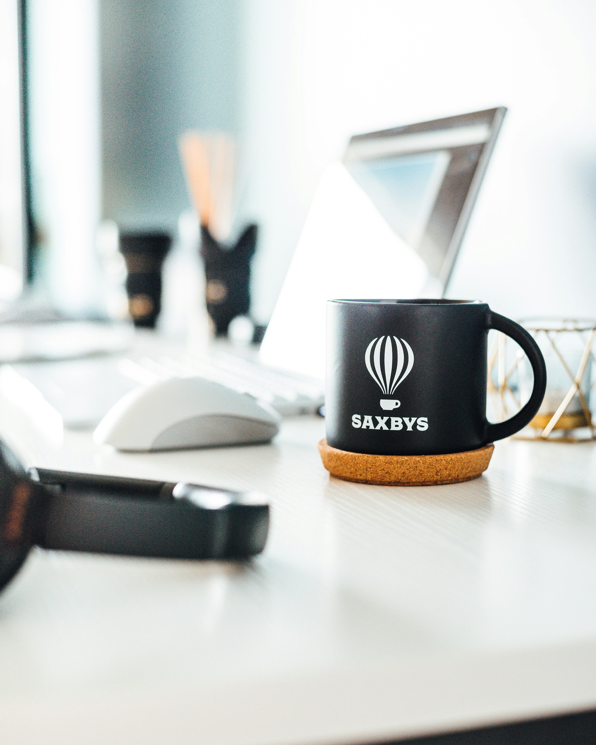 laptop workspace clean, wallpaper, Fix Laptop Battery & Keyboard Issues 4