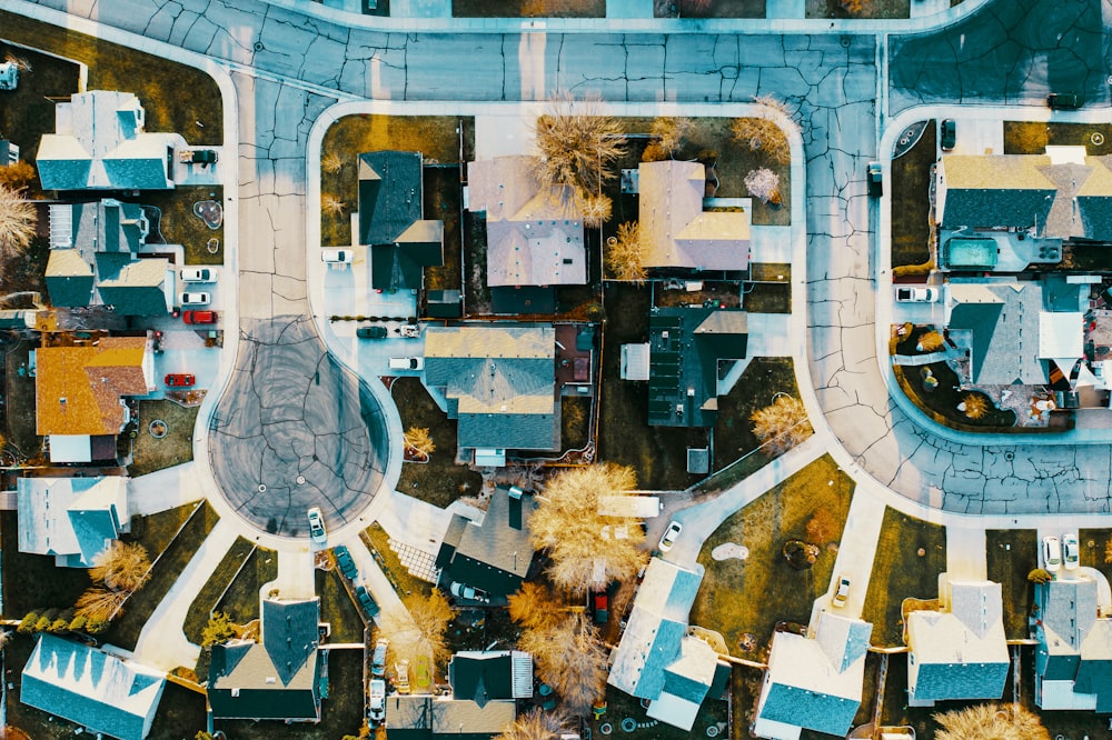 maison en béton pendant la journée