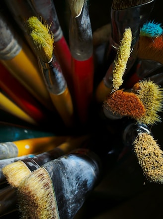 assorted-color paintbrush lot