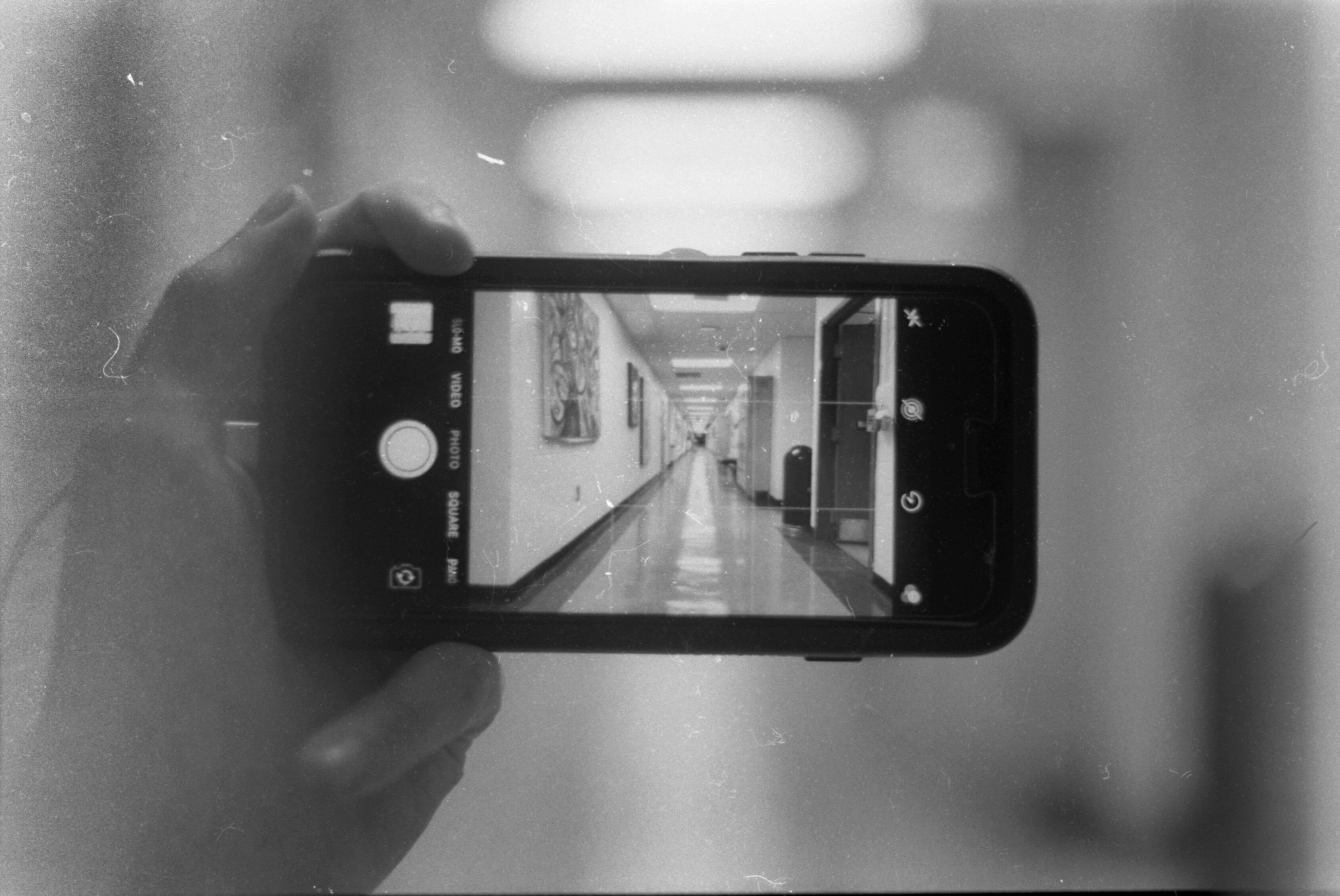 Айфон зеркалит фото Как включить или выключить зеркальное отображение фронтальной камеры iPhone Yo