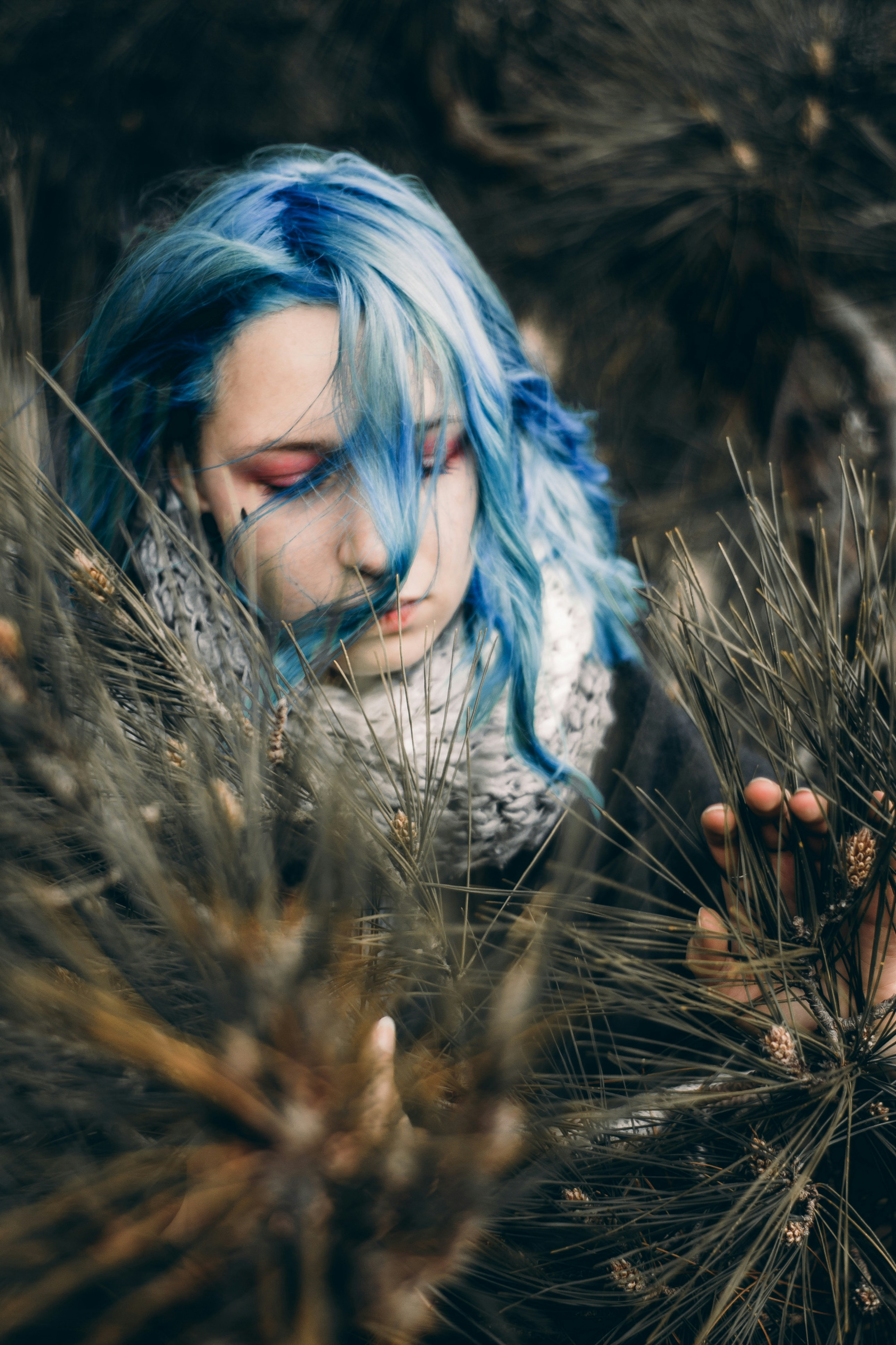woman wearing white scarf