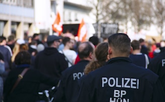 man wearing black tops during day time