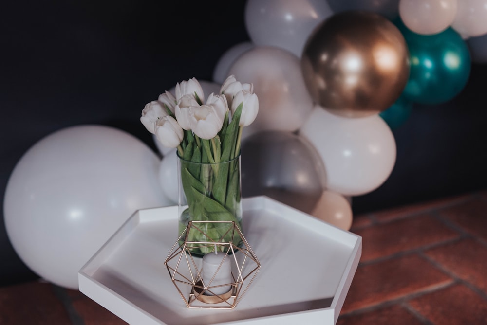 white tulip flower arrangement