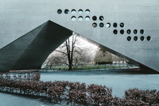 gray concrete building