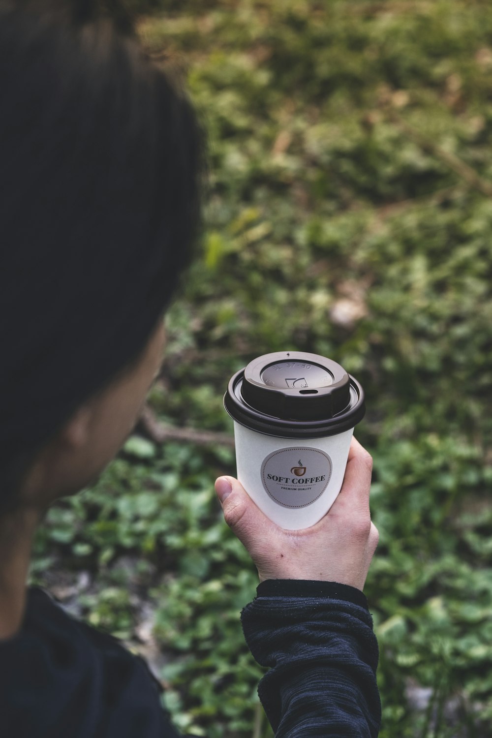 white and black tumbler