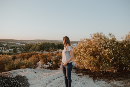 woman wearing white shirt