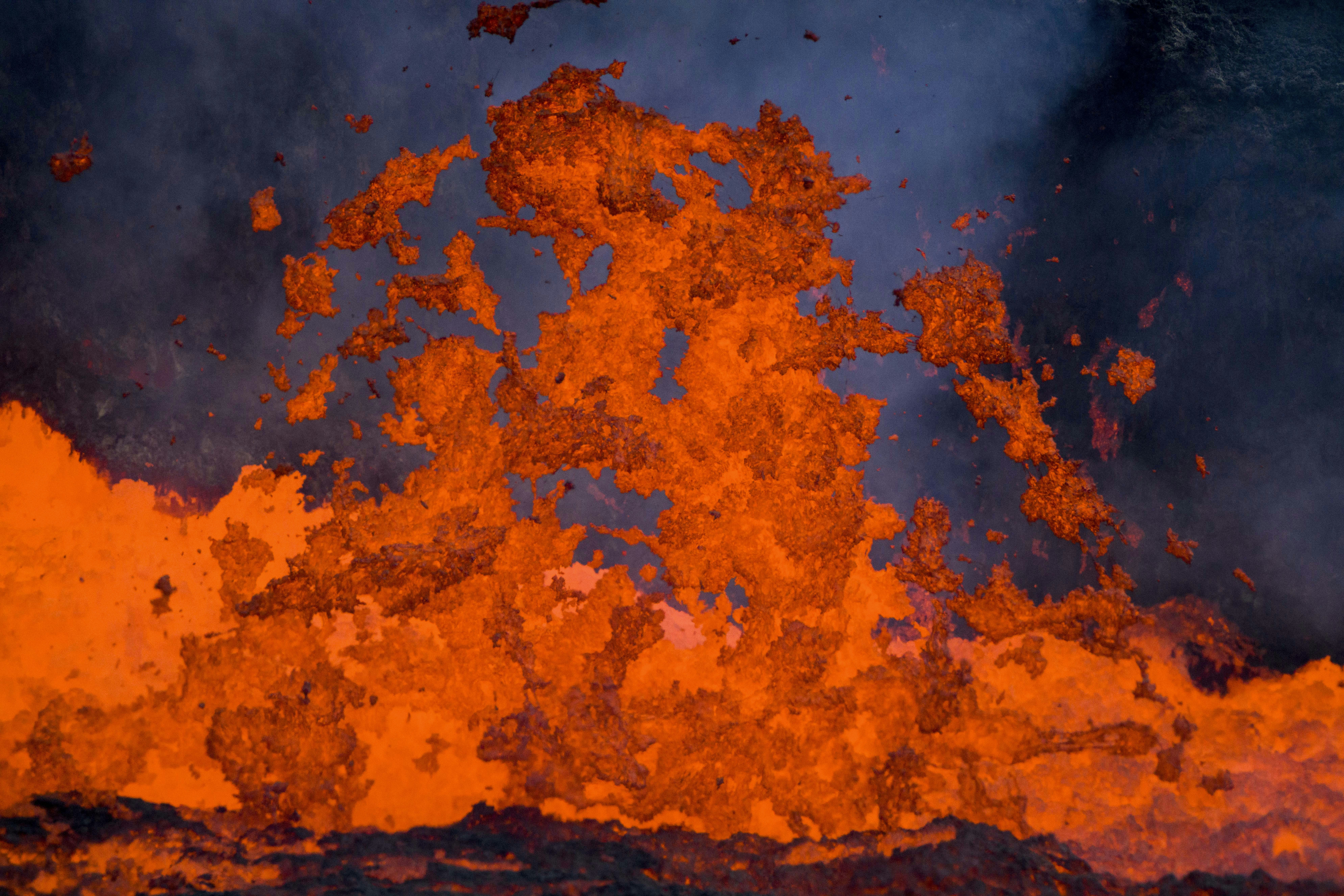 용암이 흐르는 꿈과 그 해석에 대한 다양한 시각