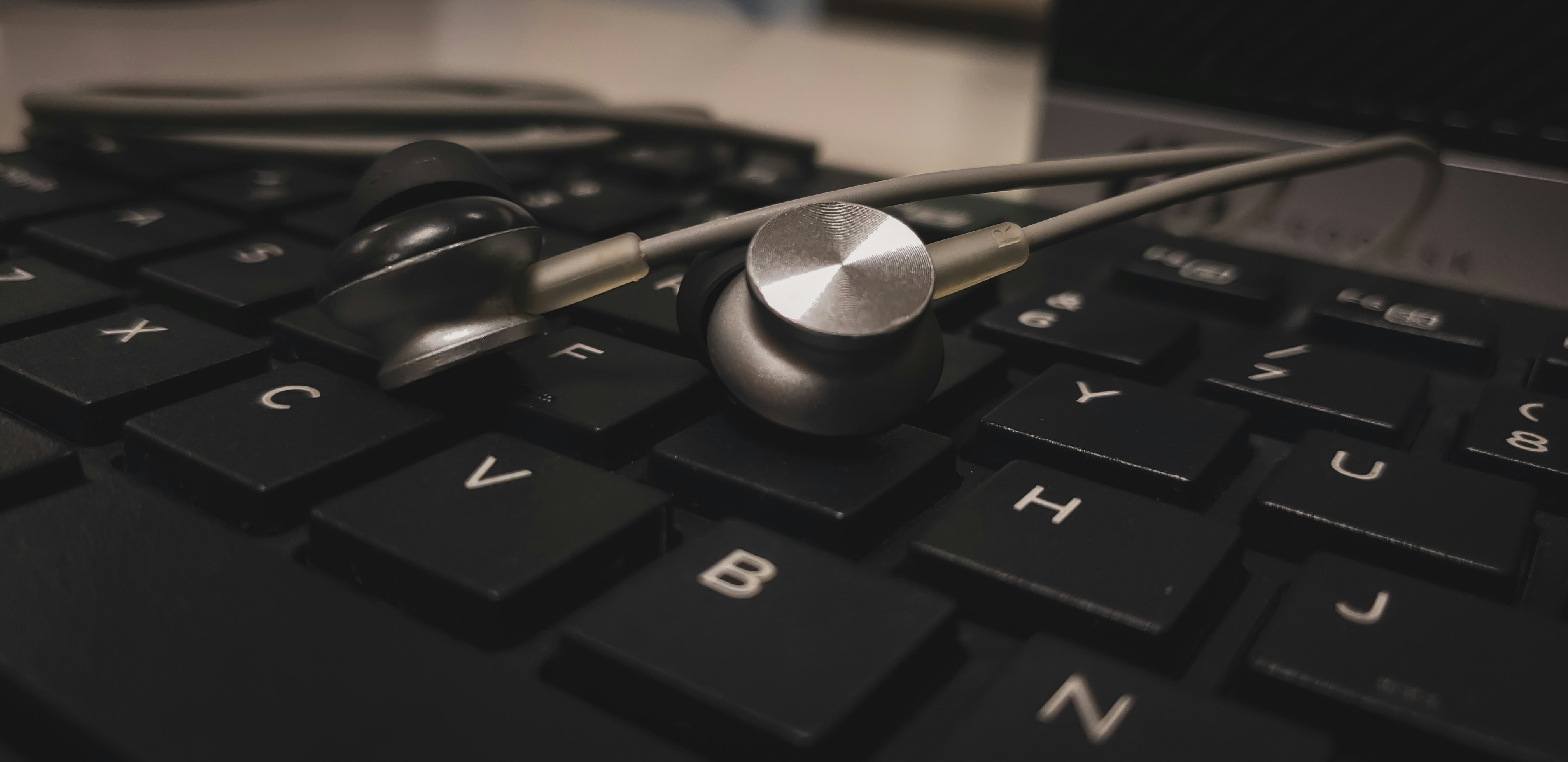 鼠标键盘耳机三件套推荐测评，提升工作效率的黄金组合,鼠标键盘耳机三件套推荐测评视频