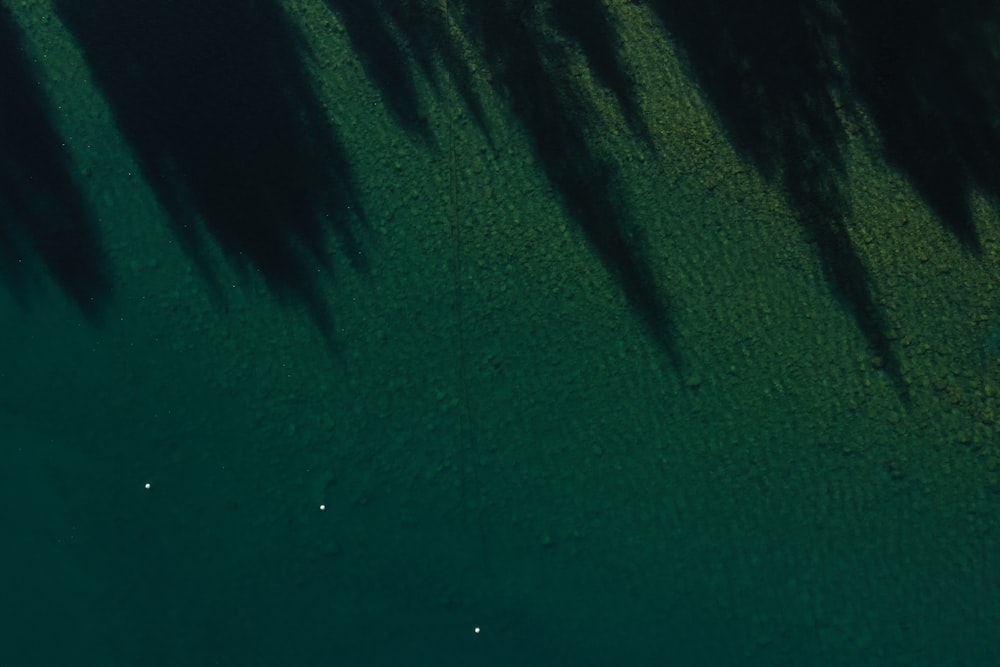 a bird's eye view of a body of water