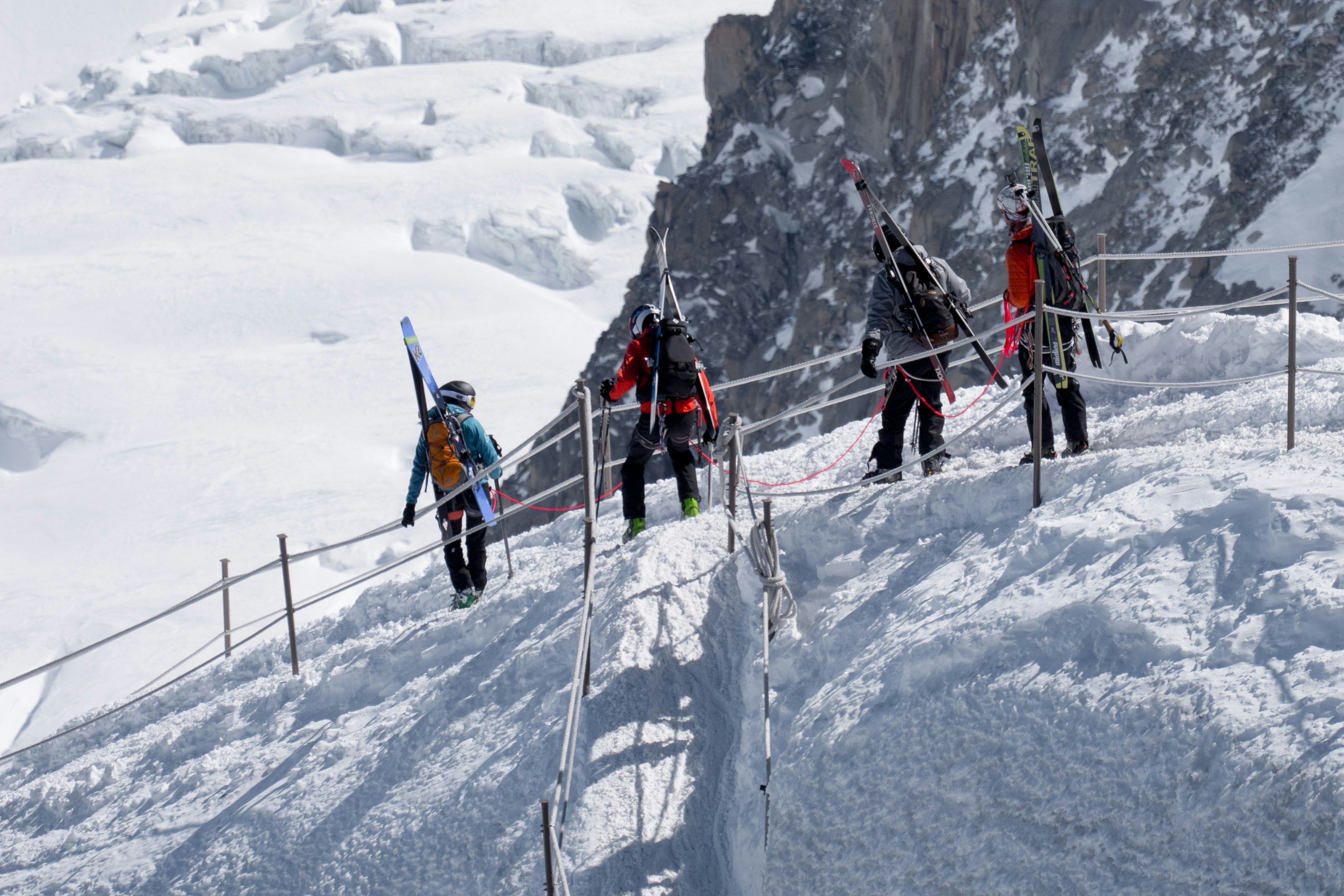 Skiclimber's teamwork