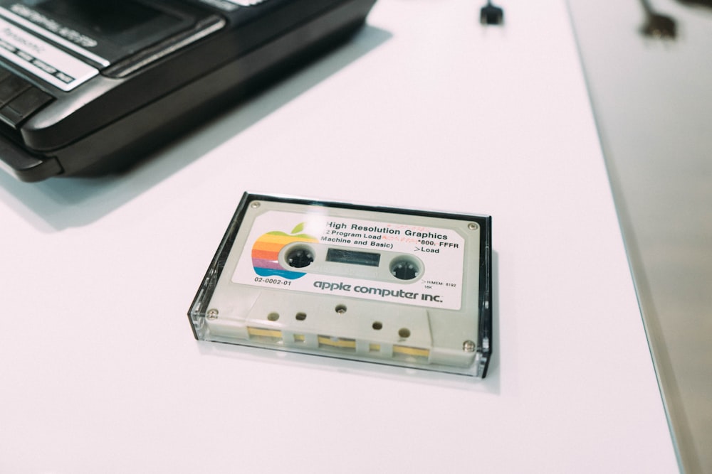白いカセットテープ