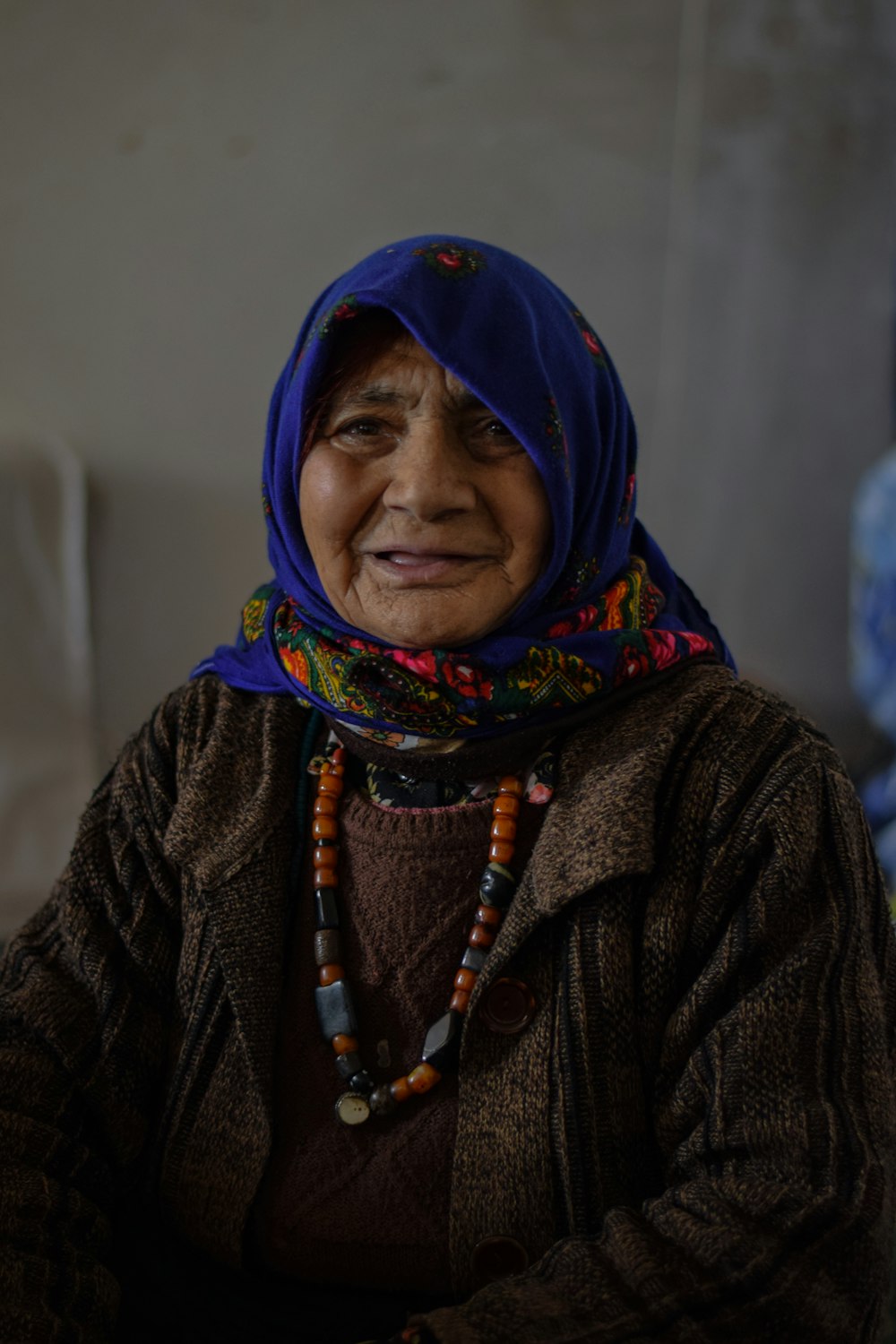 woman wearing blue hijab