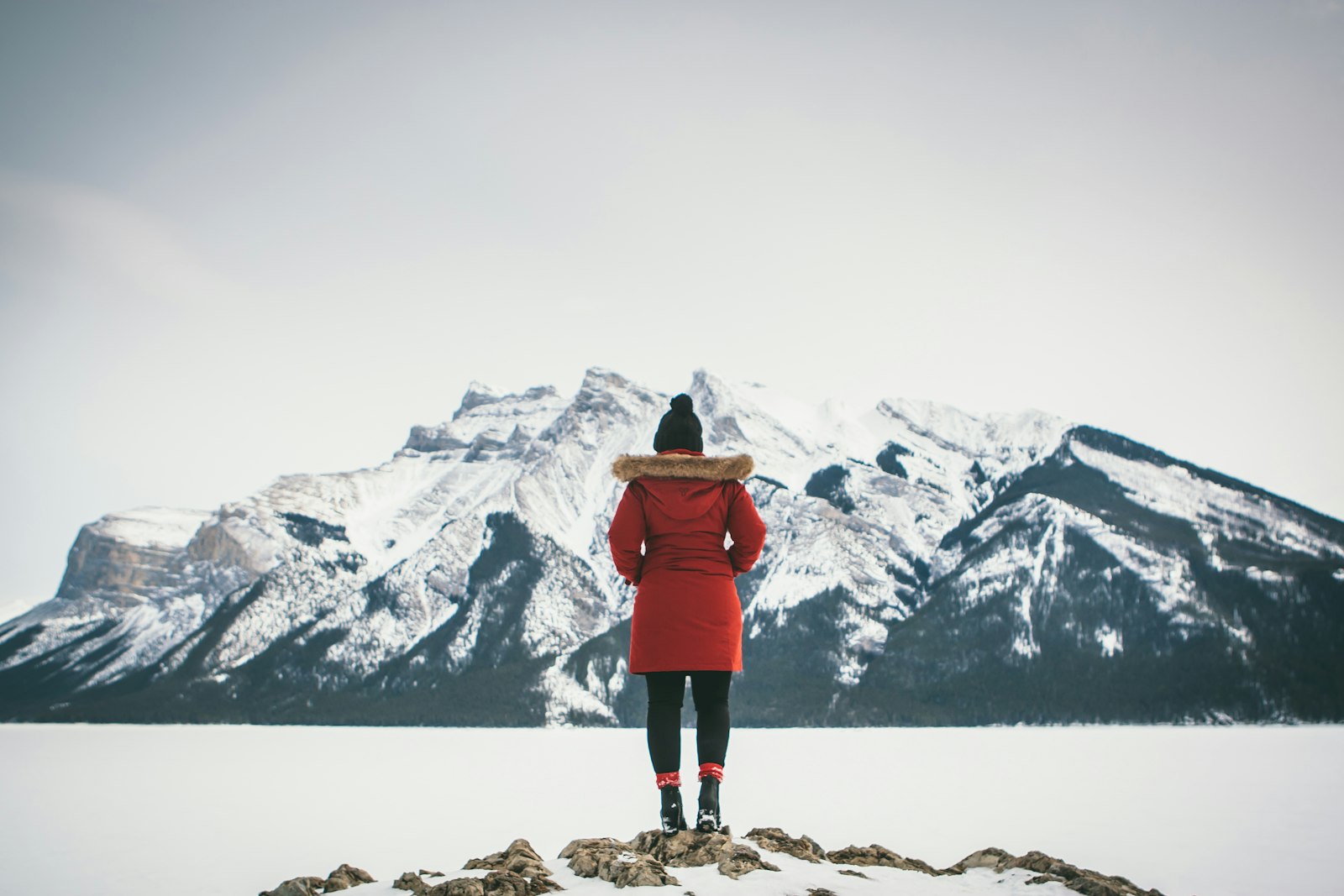 Canon EOS-1D Mark III sample photo. Woman standing on rock photography