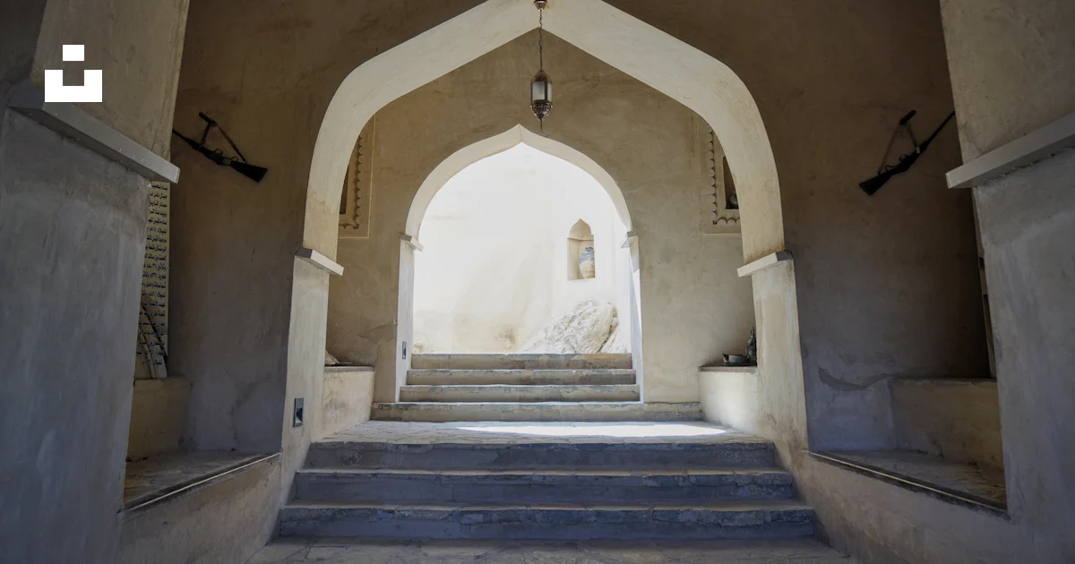 Beige concrete building photo – Free Oman Image on Unsplash