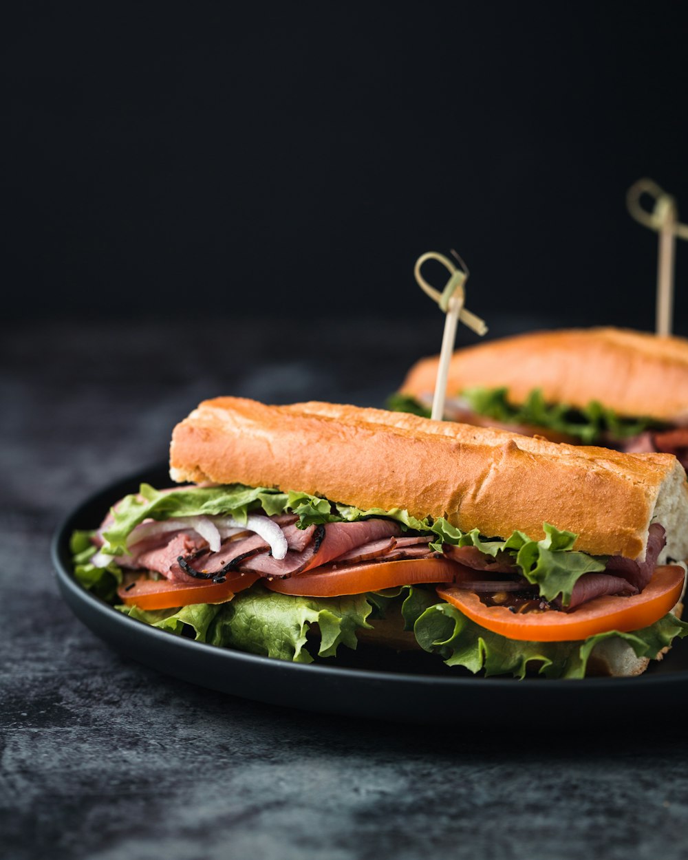 Sandwichs aux légumes et à la viande Assiette I9N