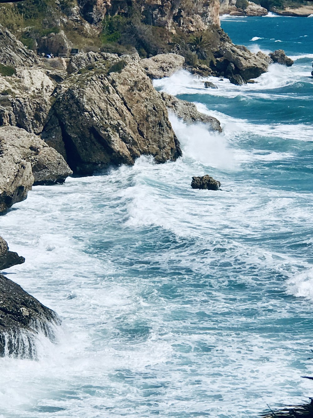 ocean waves on rocks