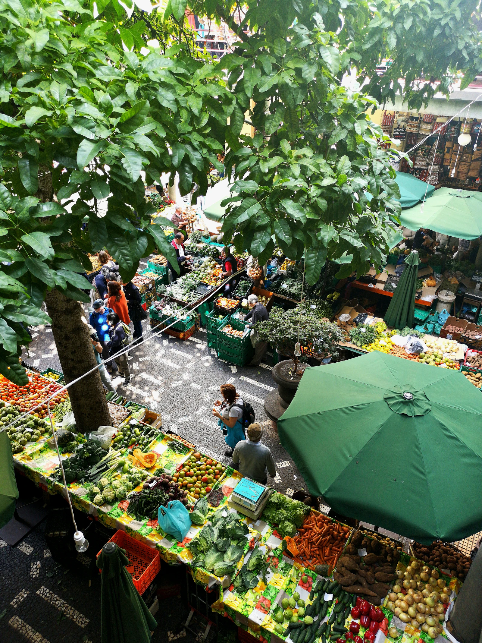 Scène de marché français sur une place
