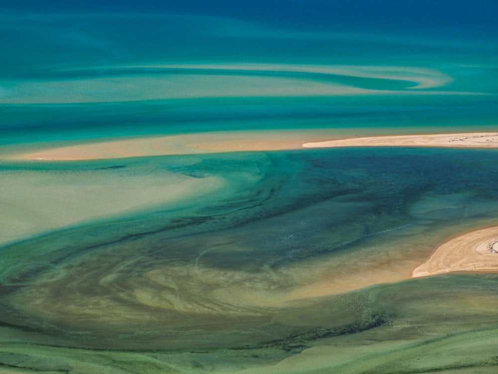 mar verde e azul