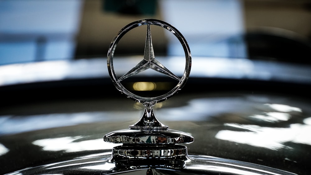 Mercedes-Benz emblem