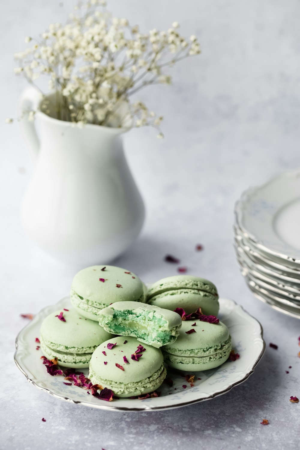 Biscuits cuits au four dans une assiette