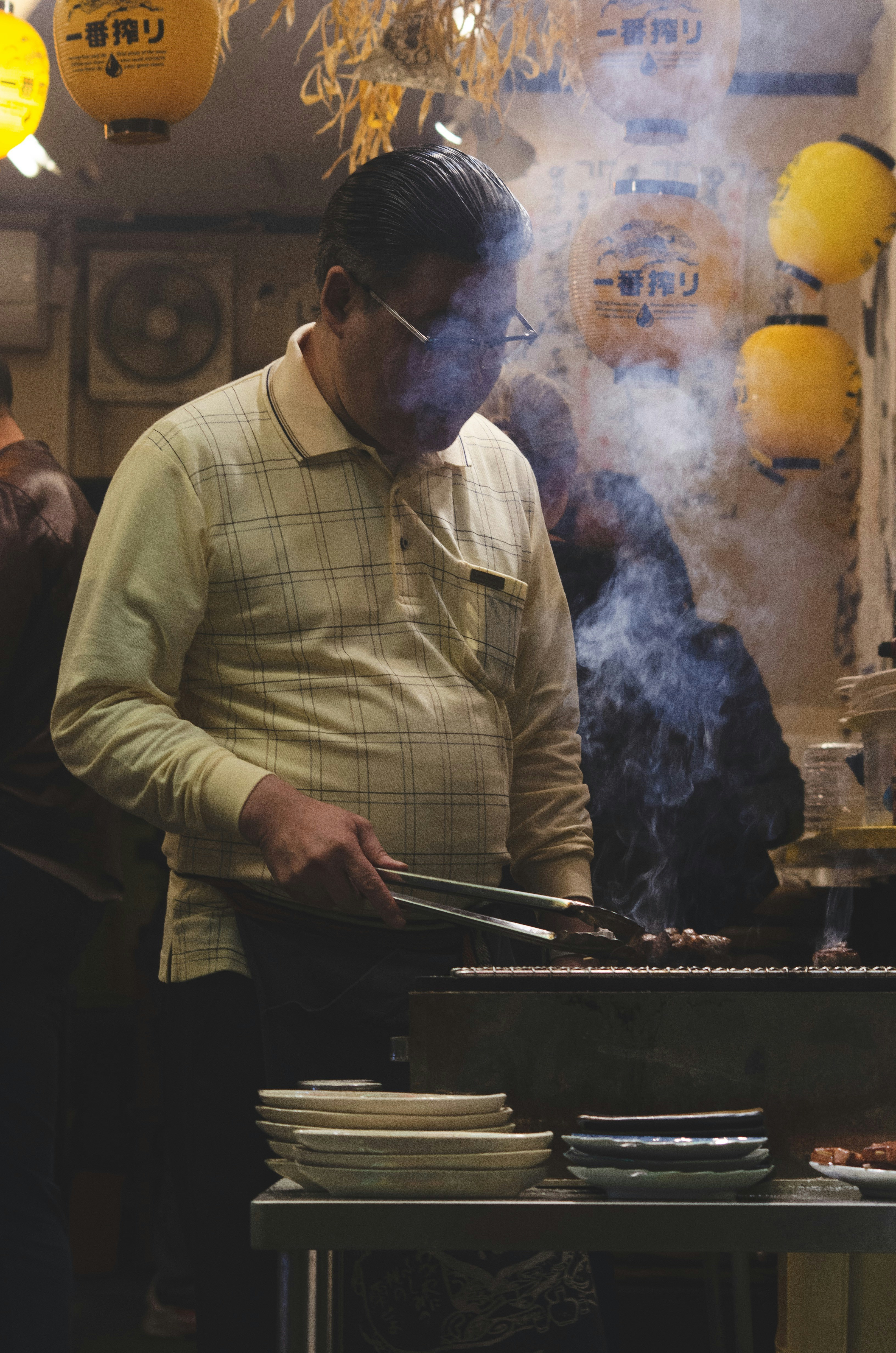 An Egyptian chef preparing traditional dishes in a Hurghada restaurant