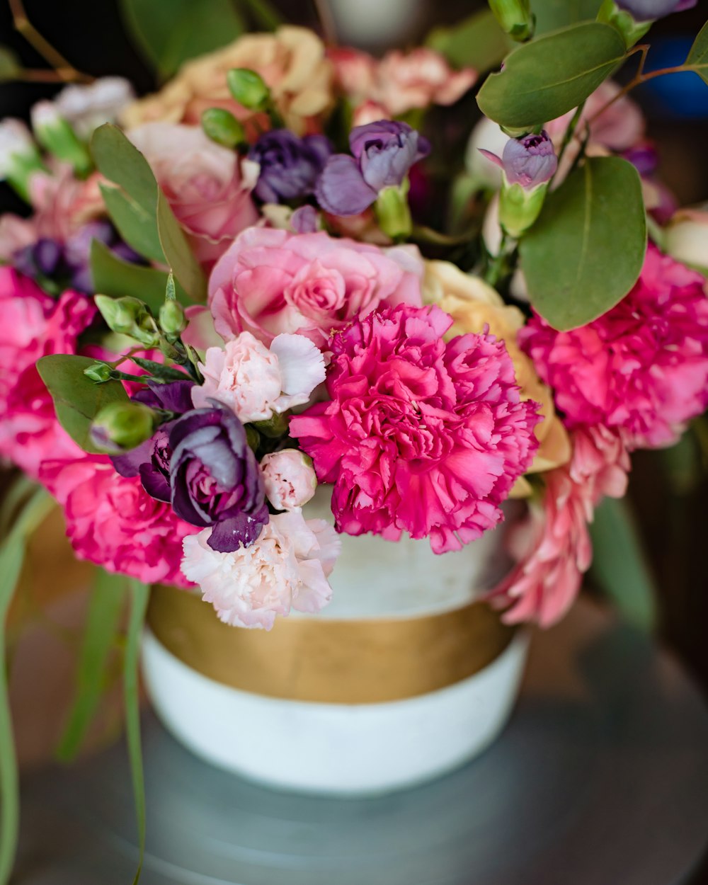 pink-petaled flower bouquet