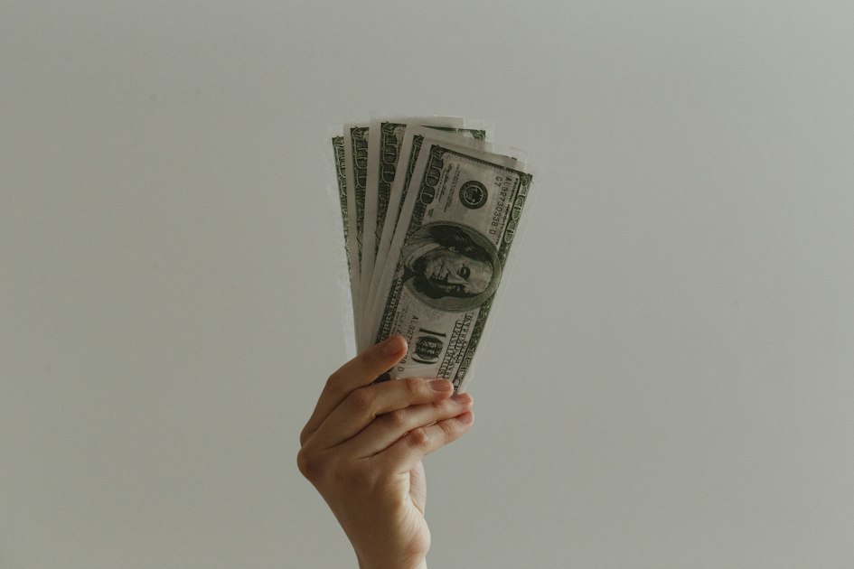 A one hundred US dollar banknote