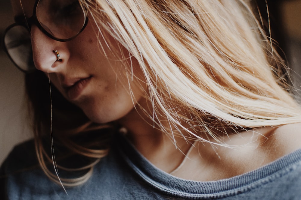 selective focus photography of woman