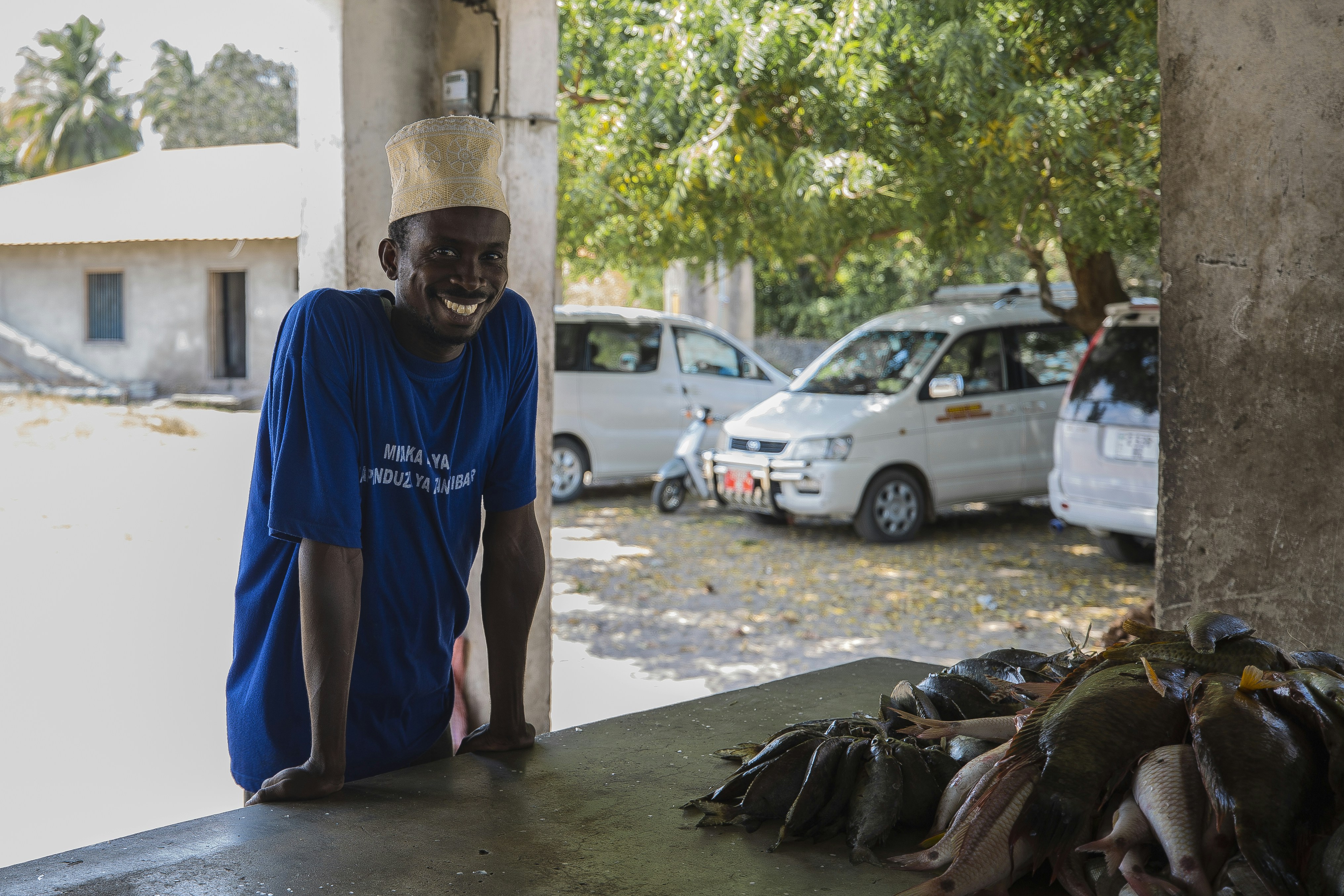 man wearing beige hat