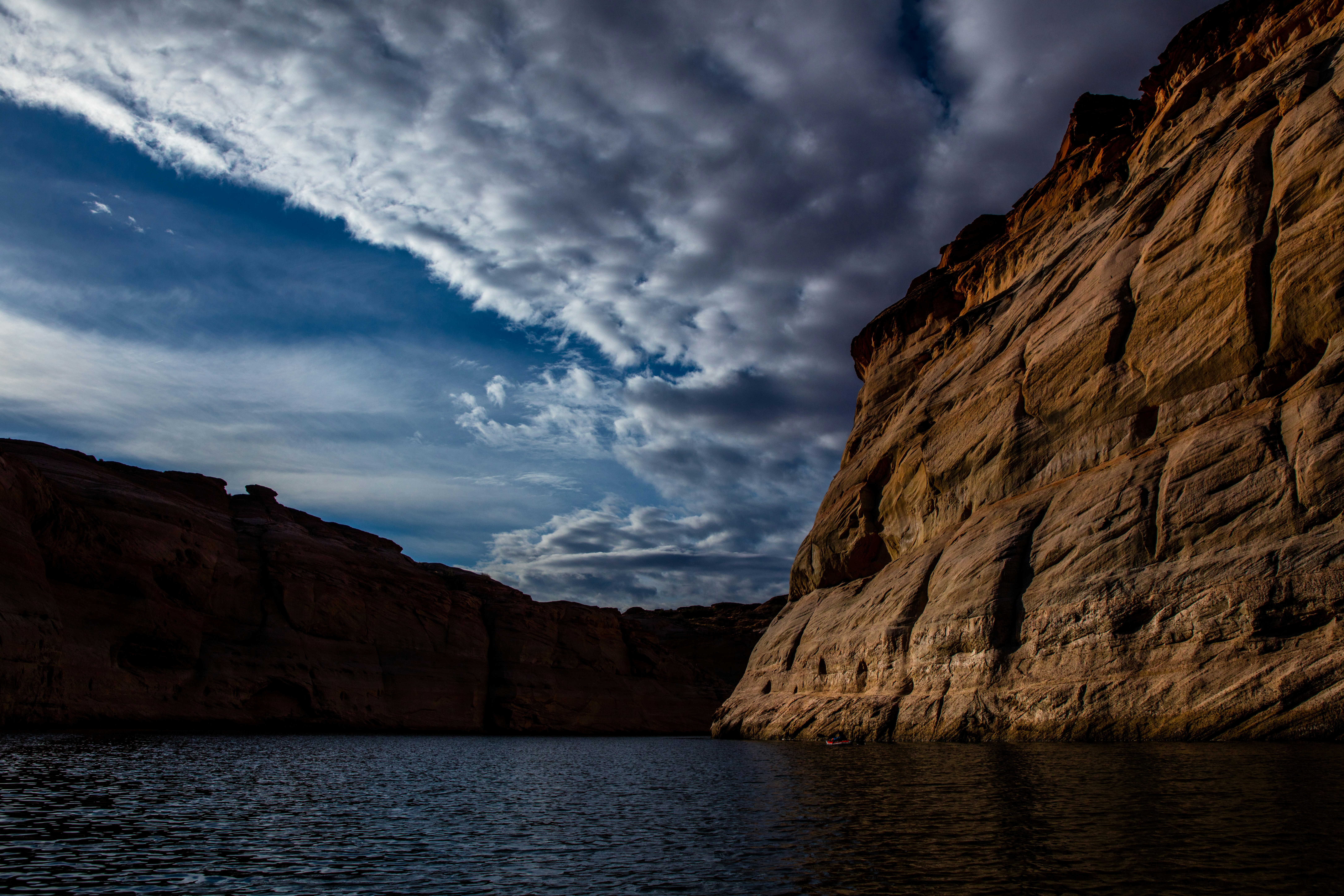 Photo by worldsbetweenlines