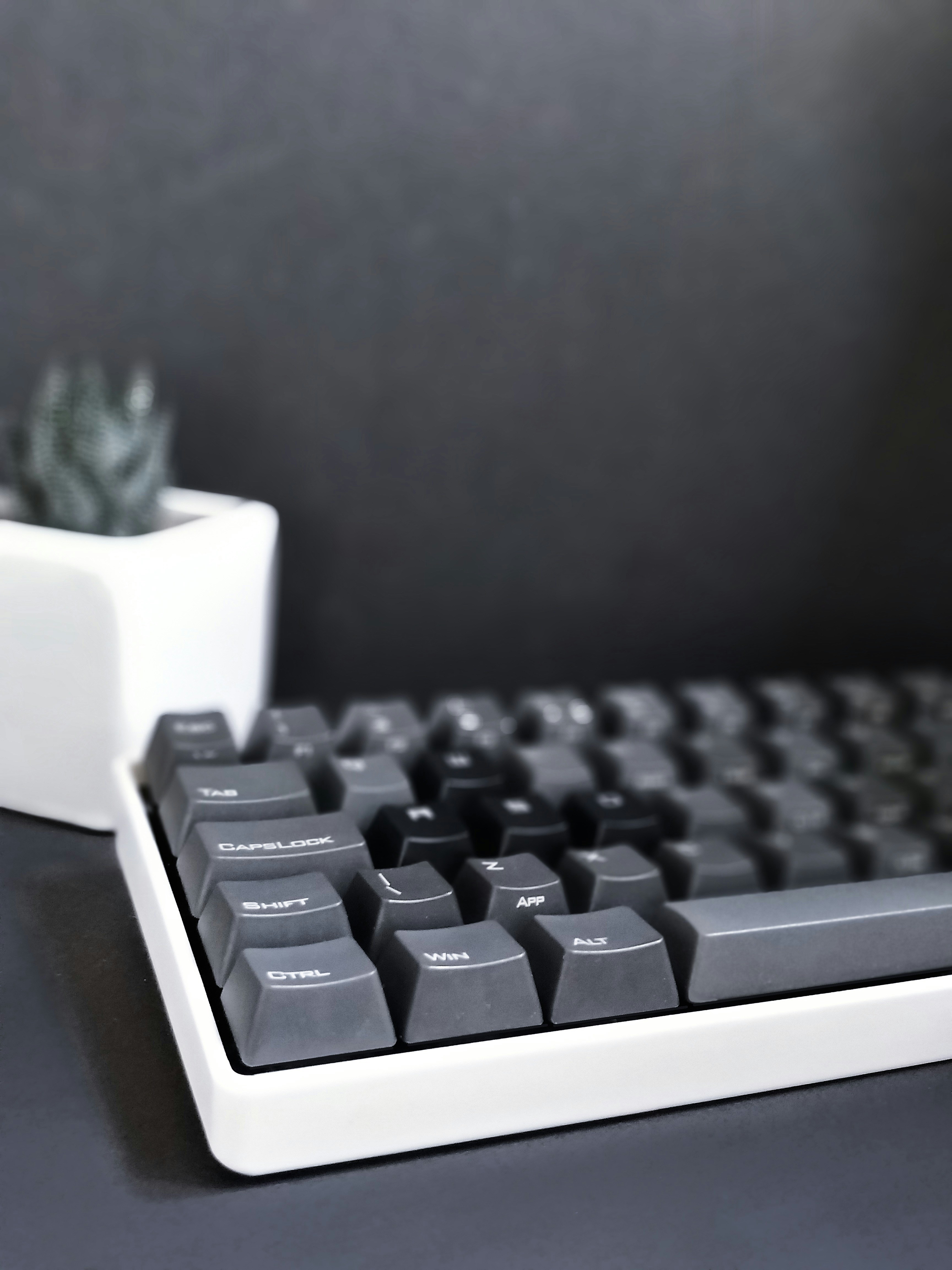 罗技电竞键盘鼠标耳机三件套测评，全面提升游戏体验